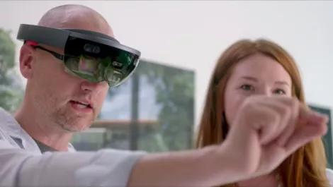 Microsoft opens doors for SIs to join Mixed Reality Partner program in HoloLens push
