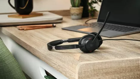Jabra evolve2 30 ms black contextual office 2 largea